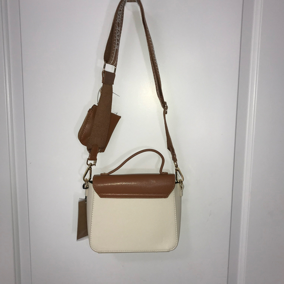 Steve Madden Crossbody with Pouch, Guitar Strap in Bone NWT - Picture 3 of 7